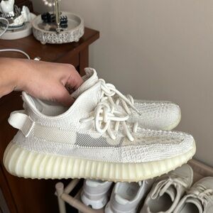 Bone Yeezy size 5 1/2